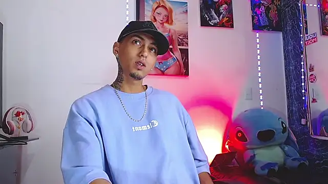 Snapshot of Liam_lee chatting on November 4, 2025, 1:59 pm Liam lee online show from November 4, 2025, 1:59 pm