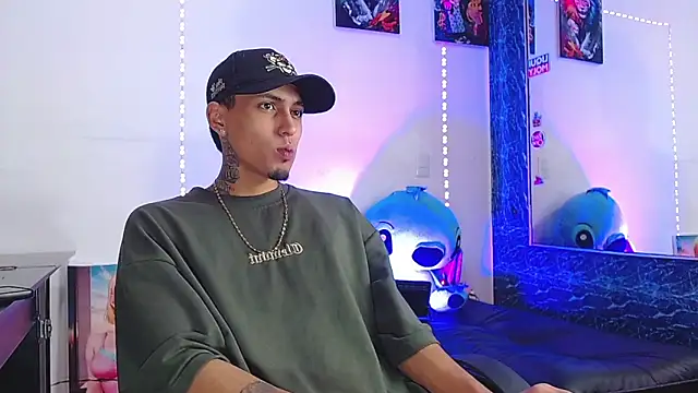 Snapshot of Liam_lee chatting on November 14, 2025, 2:54 pm Liam lee online show from November 14, 2025, 2:54 pm