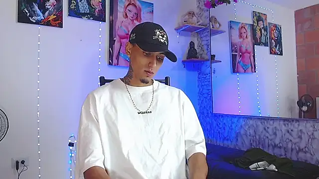 Snapshot of Liam_lee chatting on October 19, 2025, 2:31 pm Liam lee online show from October 19, 2025, 2:31 pm