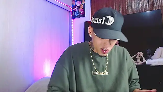 Snapshot of Liam_lee chatting on November 30, 2025, 7:36 pm Liam lee online show from November 30, 2025, 7:36 pm