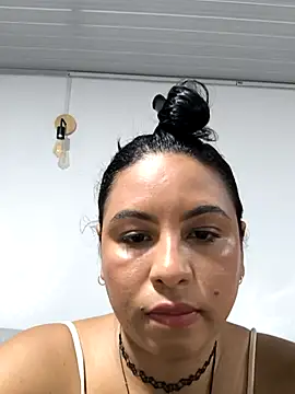 Francesca ferrari online show from November 19, 2025, 9:59 pm