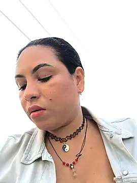 Francesca ferrari online show from October 17, 2025, 10:11 pm