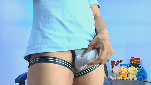 Snapshot of TylerWhite_ chatting on November 26, 2025, 3:39 am TylerWhite online show from November 26, 2025, 3:39 am