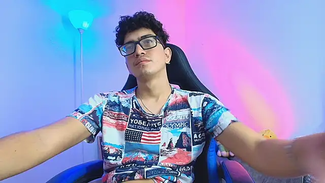 TylerWhite  online show from December 18, 2025, 6:40 am