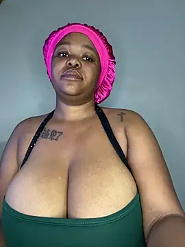 Snapshot of Mandy-101 chatting on October 6, 2025, 3:02 pm Mandy-101 online show from October 6, 2025, 3:02 pm