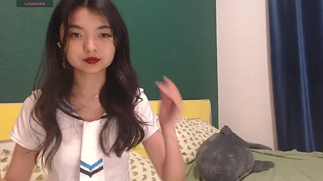 Shy Kira online show from June 17, 2026, 1:54 pm