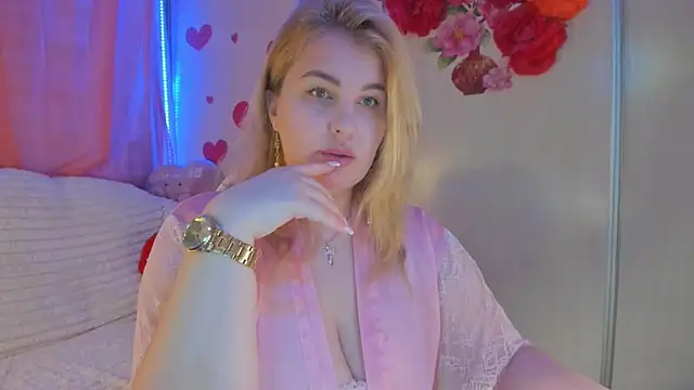 CoraSwon online show from March 5, 2025, 9:59 pm