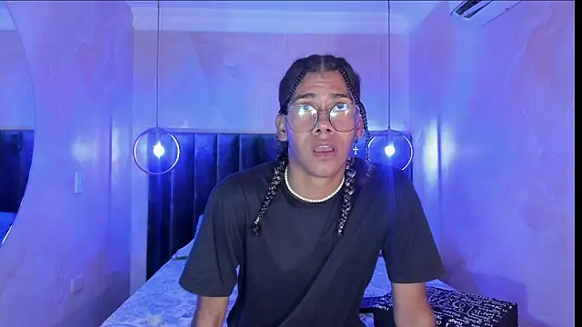 Maxim-Walker online show from November 4, 2025, 3:10 am