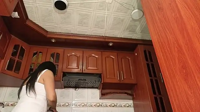 AmberNix online show from December 18, 2025, 1:04 pm