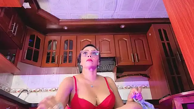 Snapshot of AmberNix chatting on April 21, 2026, 1:39 pm AmberNix online show from April 21, 2026, 1:39 pm