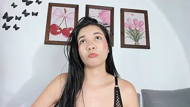 Emiily Parkerr online show from April 21, 2026, 11:11 pm