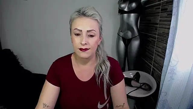 Emma Rizzoo online show from May 23, 2026, 7:46 pm
