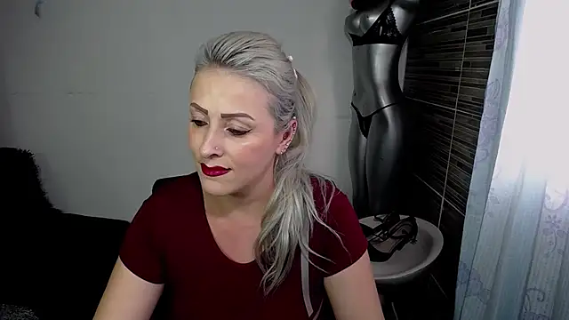 Emma Rizzoo online show from May 20, 2026, 7:55 pm