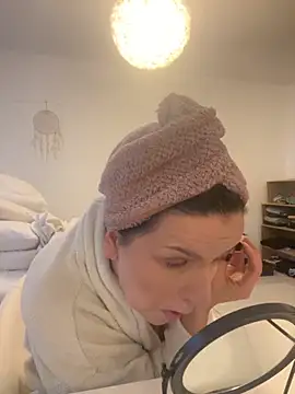 Snapshot of Off__Melonenmandy chatting on October 13, 2025, 5:31 am Off Melonenmandy online show from October 13, 2025, 5:31 am