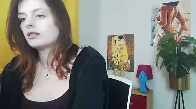 Snapshot of juicyNadine chatting on February 26, 2025, 12:27 pm juicyNadine online show from February 26, 2025, 12:27 pm