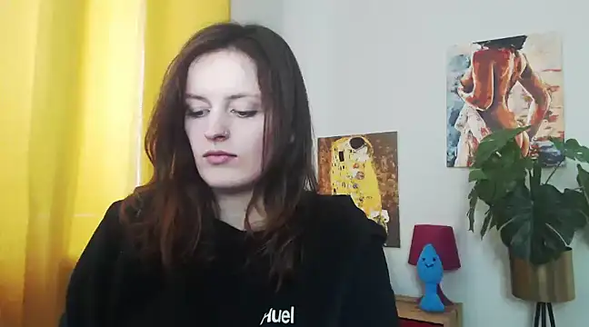 Snapshot of juicyNadine chatting on February 24, 2025, 12:26 pm juicyNadine online show from February 24, 2025, 12:26 pm