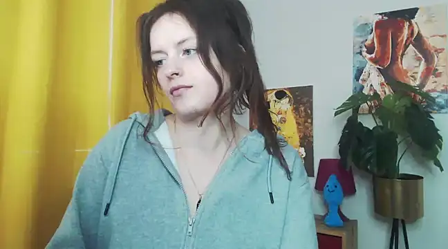 Snapshot of juicyNadine chatting on February 13, 2025, 9:30 am juicyNadine online show from February 13, 2025, 9:30 am