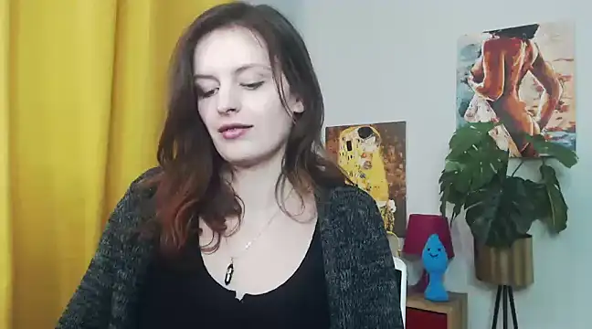 Snapshot of juicyNadine chatting on March 3, 2025, 9:13 am juicyNadine online show from March 3, 2025, 9:13 am