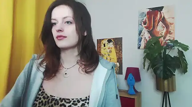 Snapshot of juicyNadine chatting on February 19, 2025, 6:22 am juicyNadine online show from February 19, 2025, 6:22 am