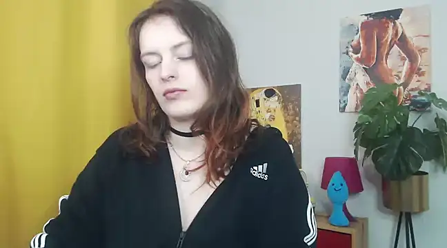 Snapshot of juicyNadine chatting on March 12, 2025, 6:18 am juicyNadine online show from March 12, 2025, 6:18 am