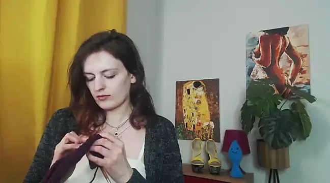 Snapshot of juicyNadine chatting on February 28, 2025, 12:31 pm juicyNadine online show from February 28, 2025, 12:31 pm