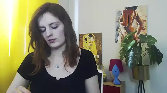 Snapshot of juicyNadine chatting on March 10, 2025, 12:28 pm juicyNadine online show from March 10, 2025, 12:28 pm