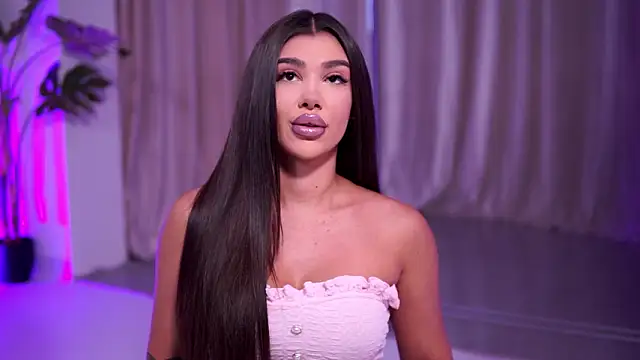 Snapshot of NatyDesiree chatting on March 9, 2026, 8:01 pm NatyDesiree online show from March 9, 2026, 8:01 pm