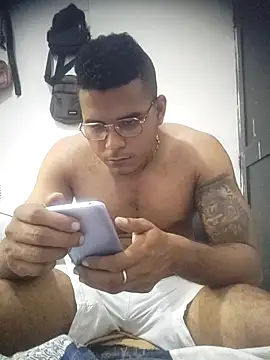 Snapshot of SaucyAffair0 chatting on May 10, 2026, 5:48 pm SaucyAffair0 online show from May 10, 2026, 5:48 pm