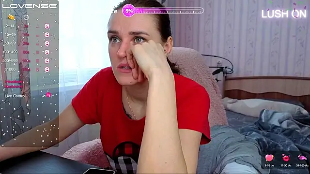 Bella  Swoon online show from March 13, 2026, 5:45 am