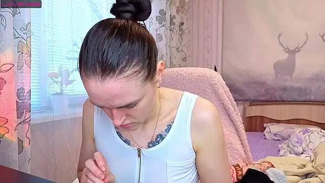 Snapshot of Bella__Swoon chatting on April 28, 2026, 4:50 am Bella Swoon online show from April 28, 2026, 4:50 am