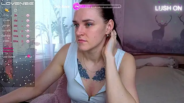 Snapshot of Bella__Swoon chatting on April 22, 2026, 5:25 am Bella Swoon online show from April 22, 2026, 5:25 am