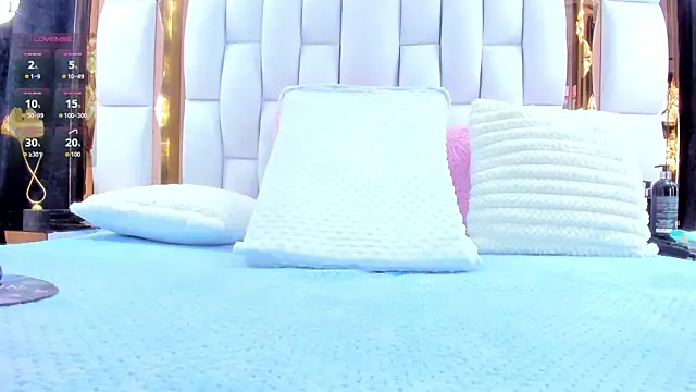 RileySweett online show from November 20, 2025, 11:44 am