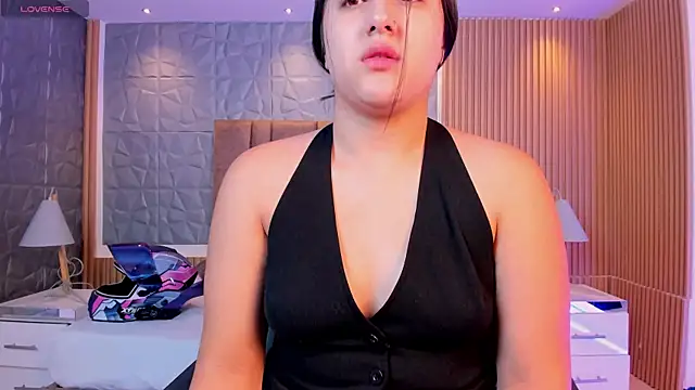 paulina sweett  online show from June 27, 2026, 11:05 am