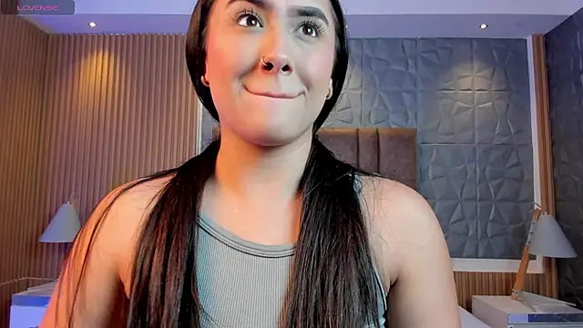 paulina sweett  online show from December 22, 2025, 1:33 pm