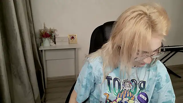 CuteYukiKun online show from June 8, 2026, 7:36 pm