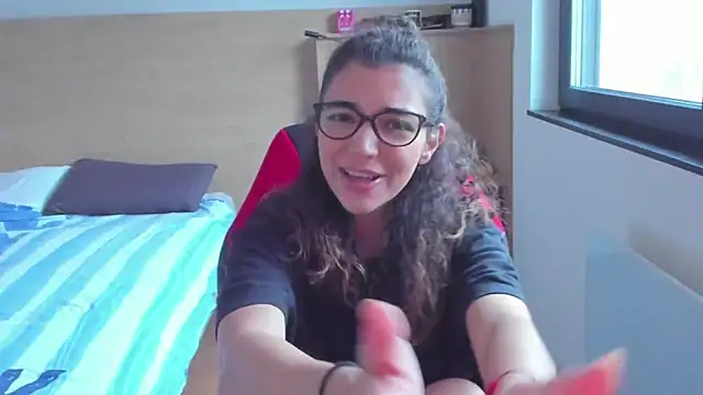 Snapshot of uniquerossie chatting on October 13, 2025, 7:10 am uniquerossie online show from October 13, 2025, 7:10 am