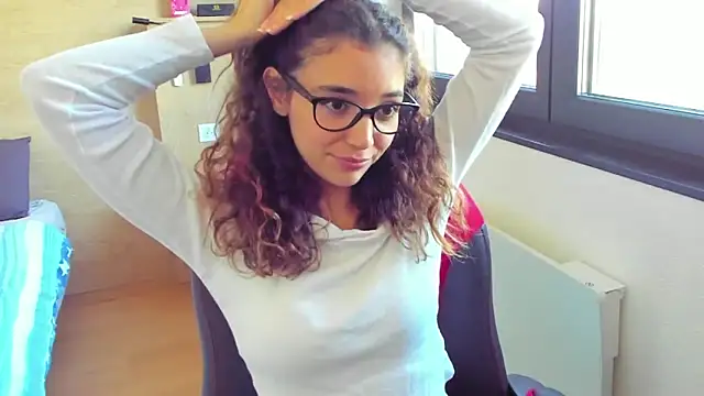 Snapshot of uniquerossie chatting on October 8, 2025, 2:18 pm uniquerossie online show from October 8, 2025, 2:18 pm