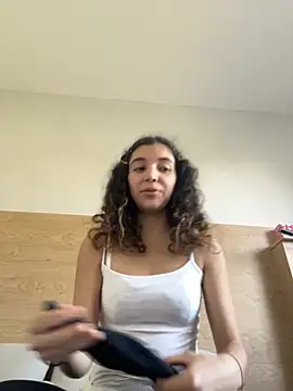 Snapshot of uniquerossie chatting on November 13, 2025, 10:19 am uniquerossie online show from November 13, 2025, 10:19 am