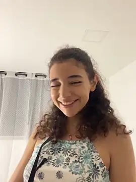 Snapshot of uniquerossie chatting on December 3, 2025, 7:41 am uniquerossie online show from December 3, 2025, 7:41 am