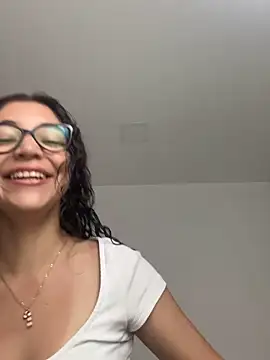 Snapshot of uniquerossie chatting on December 14, 2025, 8:09 am uniquerossie online show from December 14, 2025, 8:09 am