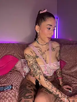 Chachou000 online show from February 19, 2025, 7:59 pm