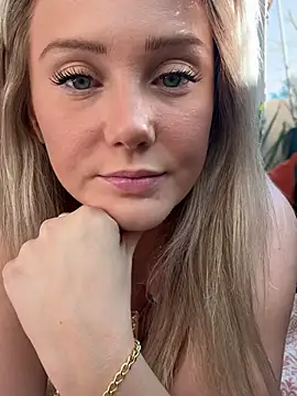 Snapshot of lexi_luv chatting on February 22, 2025, 11:13 pm lexi luv online show from February 22, 2025, 11:13 pm