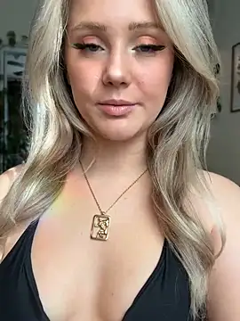 Snapshot of lexi_luv chatting on January 17, 2025, 6:12 pm lexi luv online show from January 17, 2025, 6:12 pm