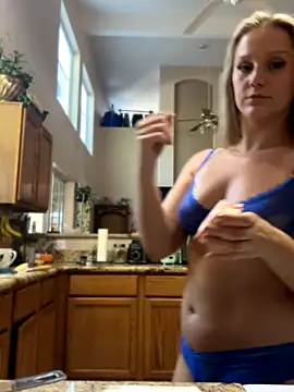 Snapshot of lexi_luv chatting on November 6, 2025, 10:25 pm lexi luv online show from November 6, 2025, 10:25 pm