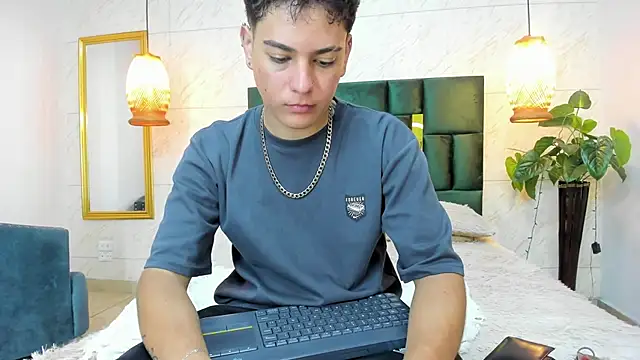 Snapshot of Levy_Steve chatting on September 12, 2025, 3:28 am Levy Steve online show from September 12, 2025, 3:28 am