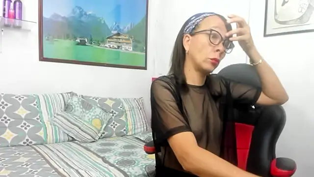 Snapshot of daniela_xue chatting on June 14, 2026, 12:18 am daniela xue online show from June 14, 2026, 12:18 am