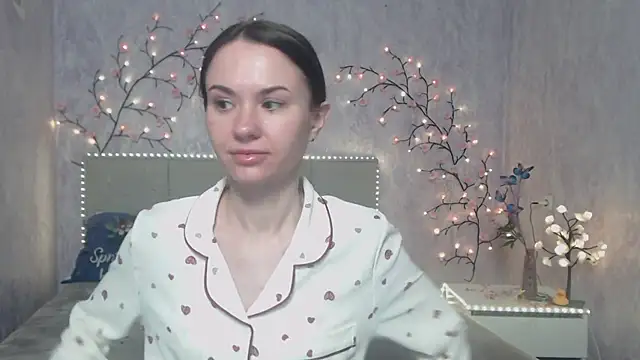 KaraCriegs online show from April 28, 2026, 2:27 am