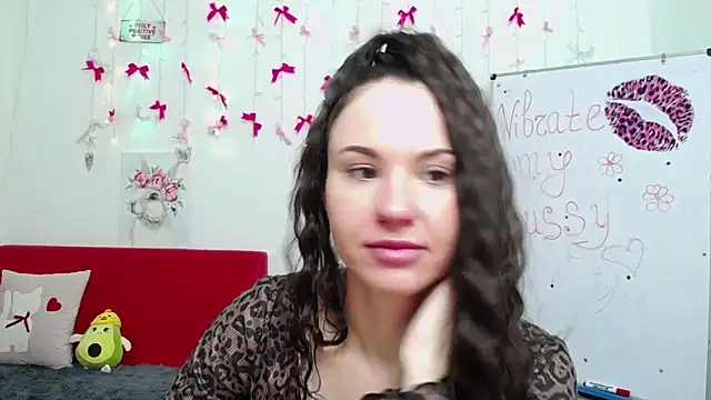 KaraCriegs online show from April 30, 2026, 6:04 pm
