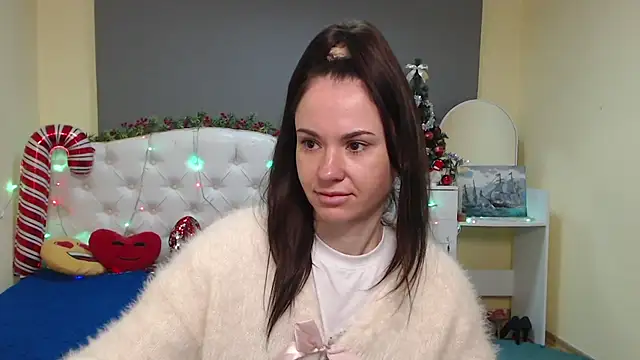 KaraCriegs online show from December 19, 2025, 6:54 pm