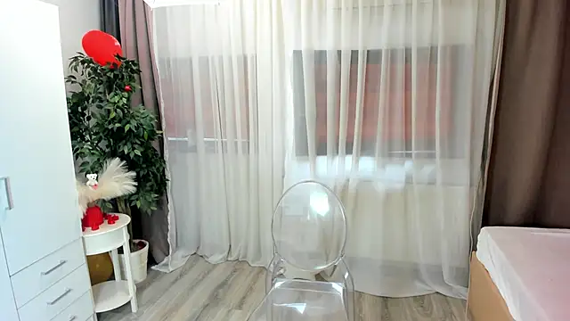 Snapshot of OliviaRimes chatting on February 28, 2025, 7:05 am OliviaRimes online show from February 28, 2025, 7:05 am